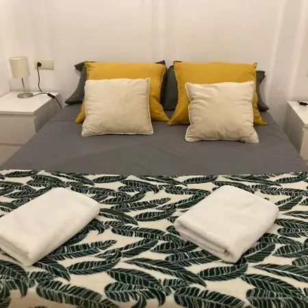 Apartamento Edificio Histórico En El Centro De Cerca De La Catedral Y Principales Puntos De Interés